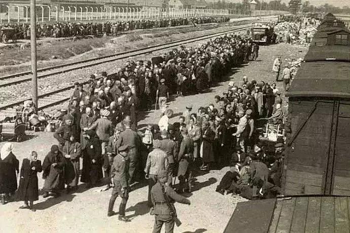 是什么让纳粹德国完成了对600万犹太人的大*杀屠**？