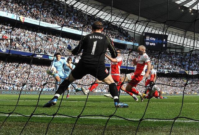 阿圭罗为什么是守护神,阿圭罗五分钟双响难救主场