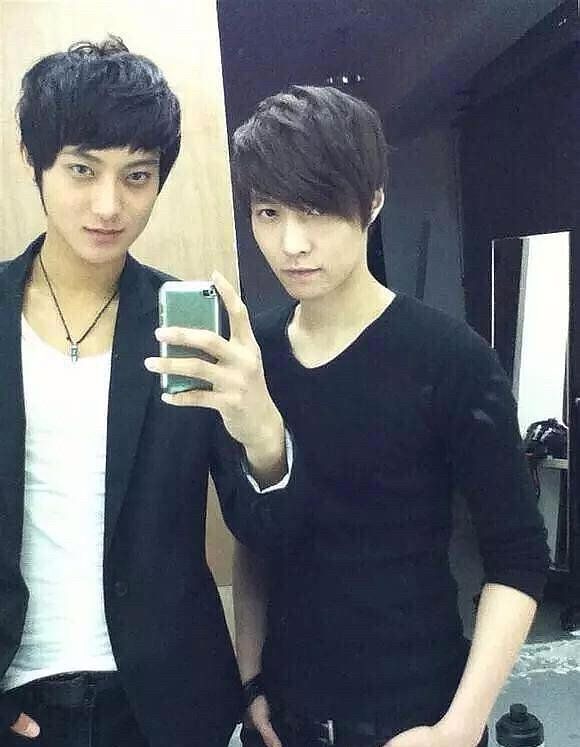 黄子韬给张艺兴送的生日祝福,黄子韬为张艺兴庆生截图曝光