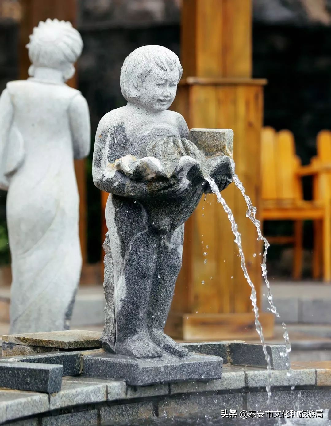 降温了感受到冬天的气息,泰山室内温泉城