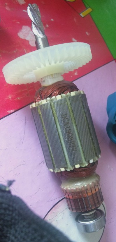 晶思达手电钻开关总成内部构造,插电款带冲击的手电钻