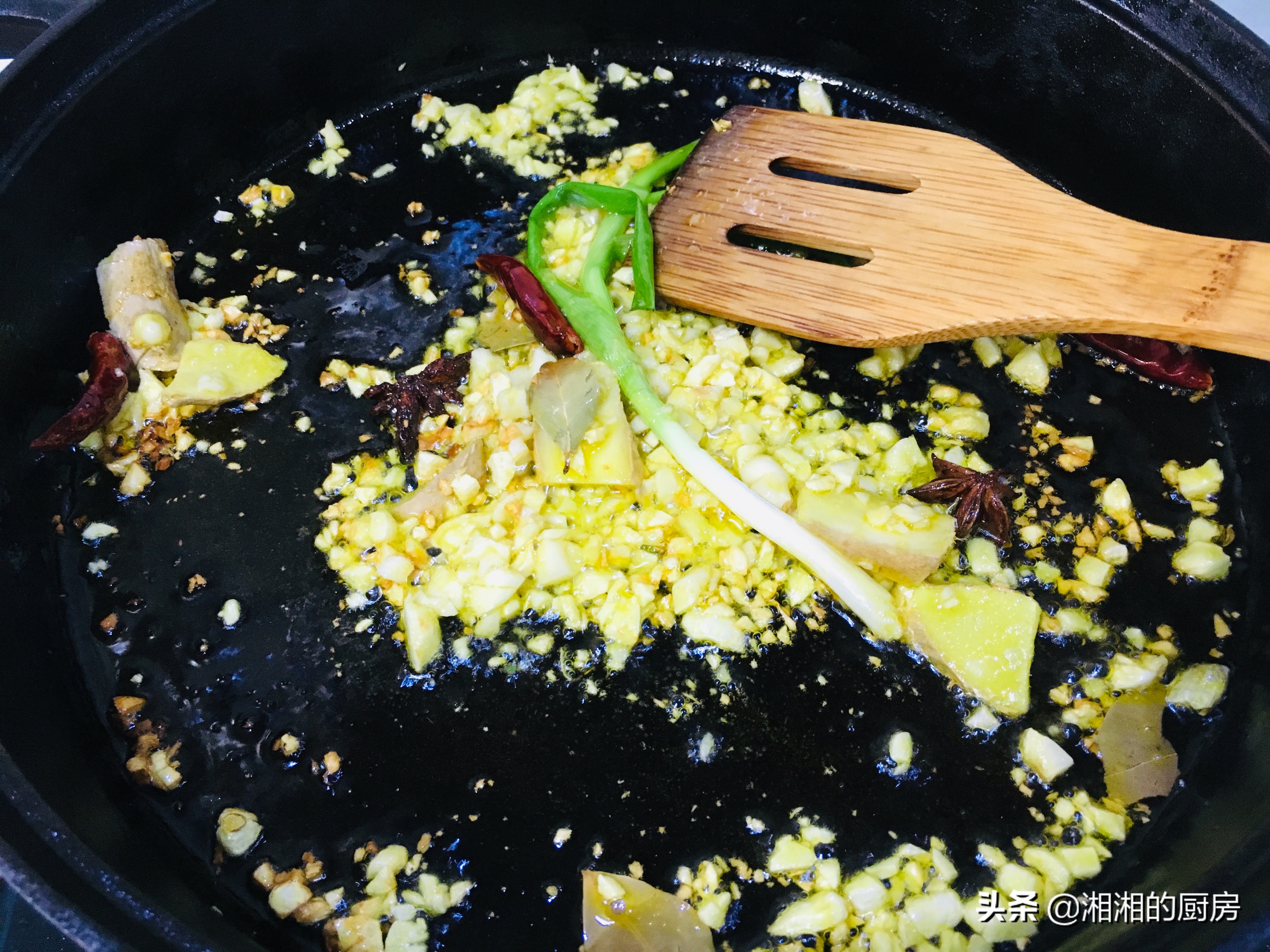 小龙虾怎么焯水虾肉不松散家常,小龙虾不要壳怎么处理