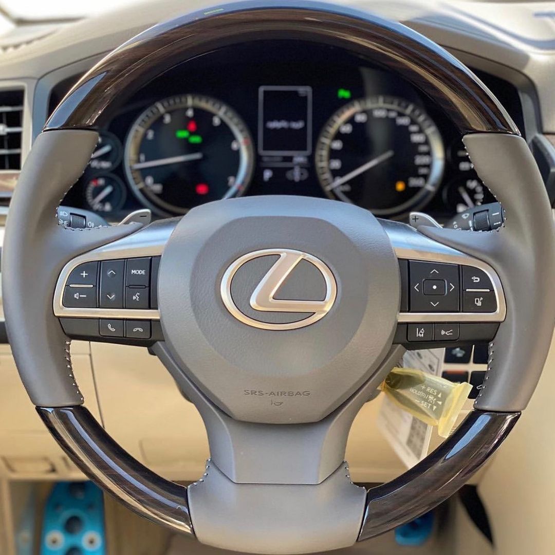 雷克萨斯lx570vs凯雷德,雷克萨斯lx570和凯迪拉克凯雷德