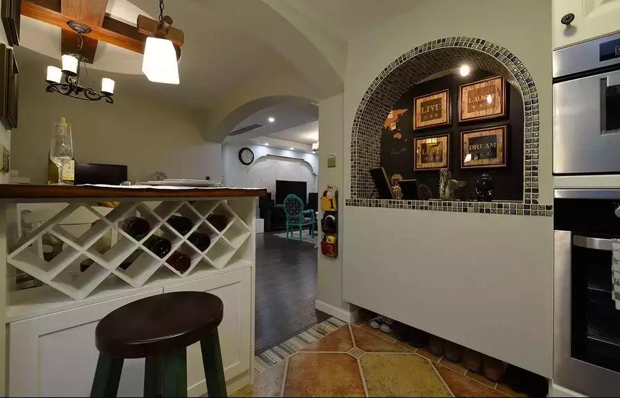 客厅有横梁？别怕，这里有妙招