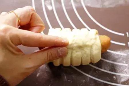 法式蒜香烤肠面包做法,丹麦烤肠面包做法