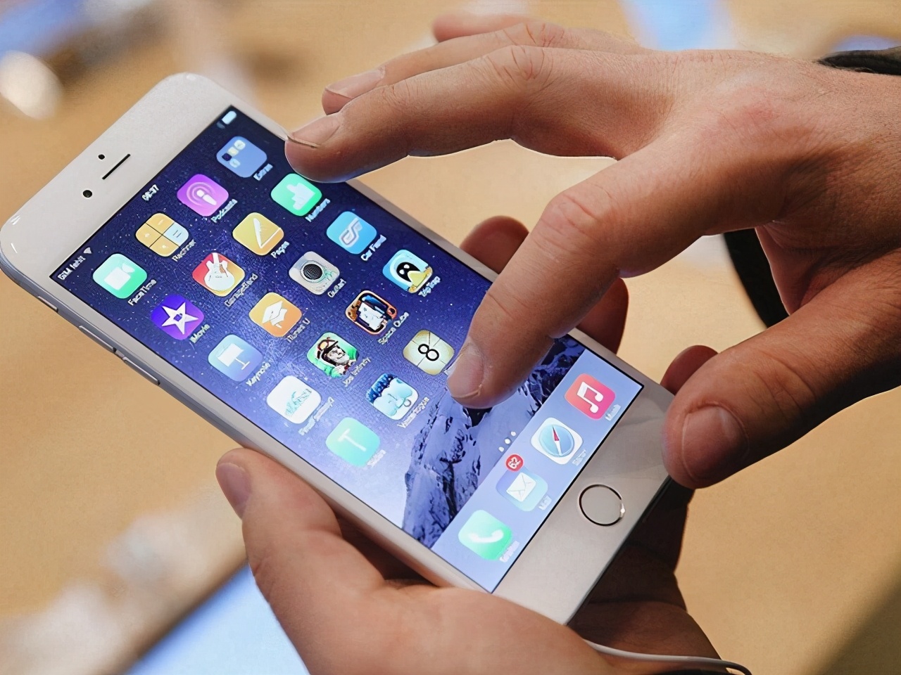 越是过得不好的女人越爱发朋友圈,层次低的女人喜欢发朋友圈