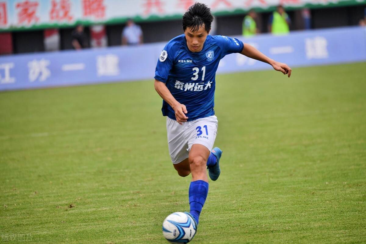 蒿俊闵为山东泰山队效力了几年,蒿俊闵中国球员留洋高光时刻