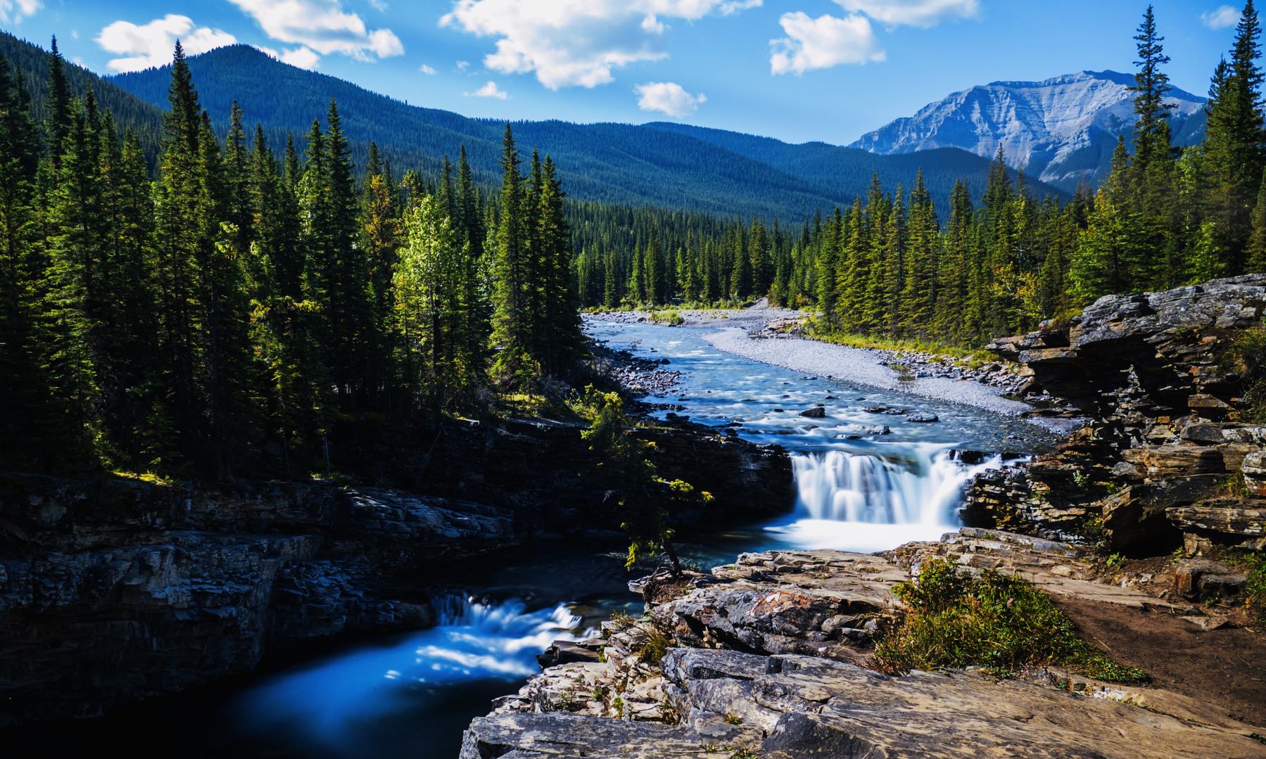 去了北疆还要去南疆吗,现在去南疆还是北疆好