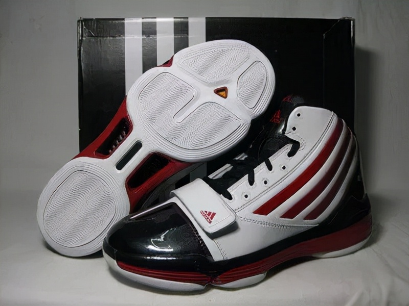 买鞋子应该大一码还是刚刚好,买鞋子尺码怎么选