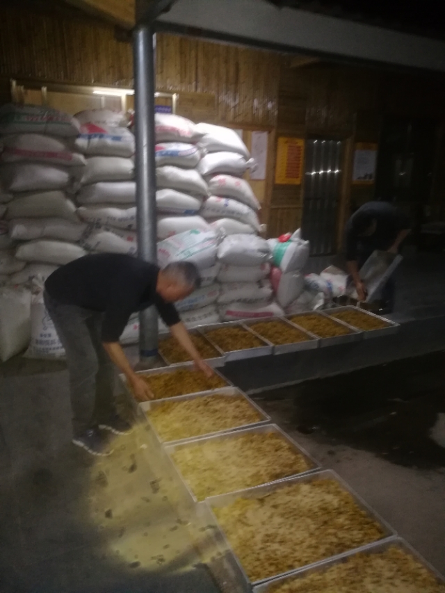 农村小作坊酿酒前景,开酒厂小作坊要多少成本