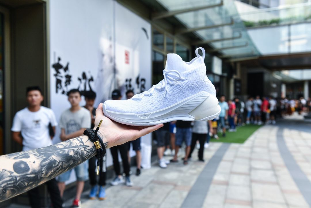 安踏何时收购始祖鸟的 (安踏收购始祖鸟的最终结局)