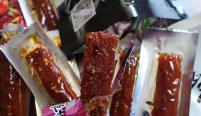 德国姑娘买辣条,老外第一次在中国买辣条