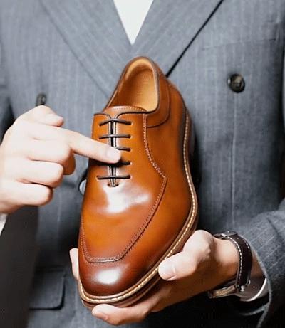 皮鞋是每个男人必备的单品,皮鞋是一个成熟男士的必备鞋