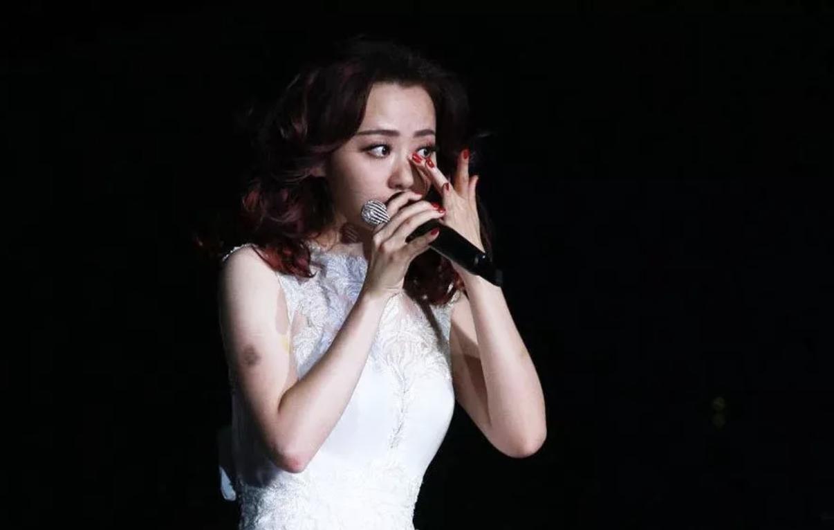 张靓颖多大向冯轲求婚的,张靓颖与冯轲相爱15年