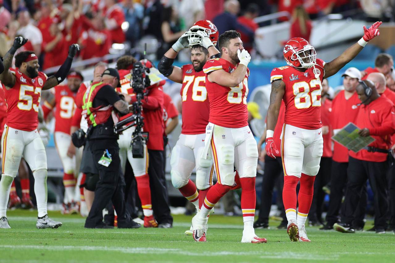 超级碗反对种族歧视,超级碗致敬詹姆斯嘘声