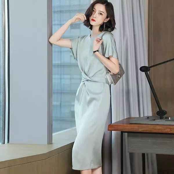 同面料的穿搭更显高级质感,高档面料穿搭技巧