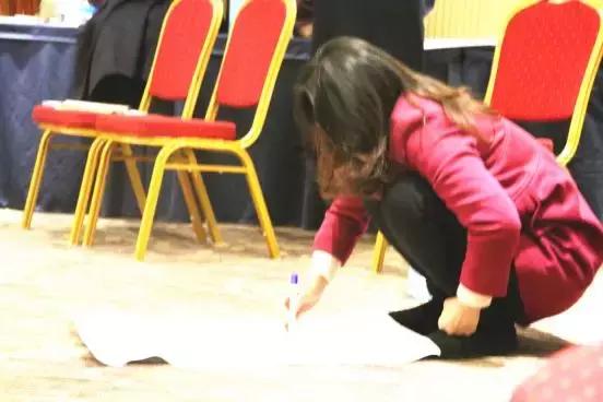 释放过去的影响·在温暖和爱中成长——萨提亚模式家庭治疗