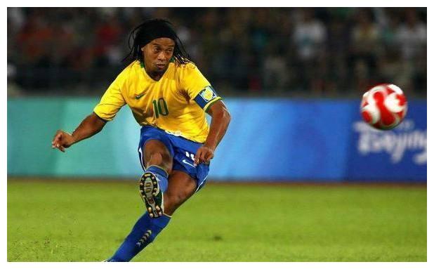 足坛十大任意球大师第一位,任意球大师第四名贝克汉姆