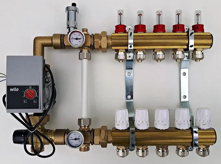 安装水地暖好还是电地暖好,屋内用水地暖好还是电地暖好