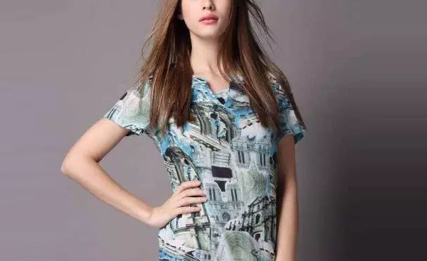 新衣服褪色用什么方法洗,新衣服如何防止衣服掉色