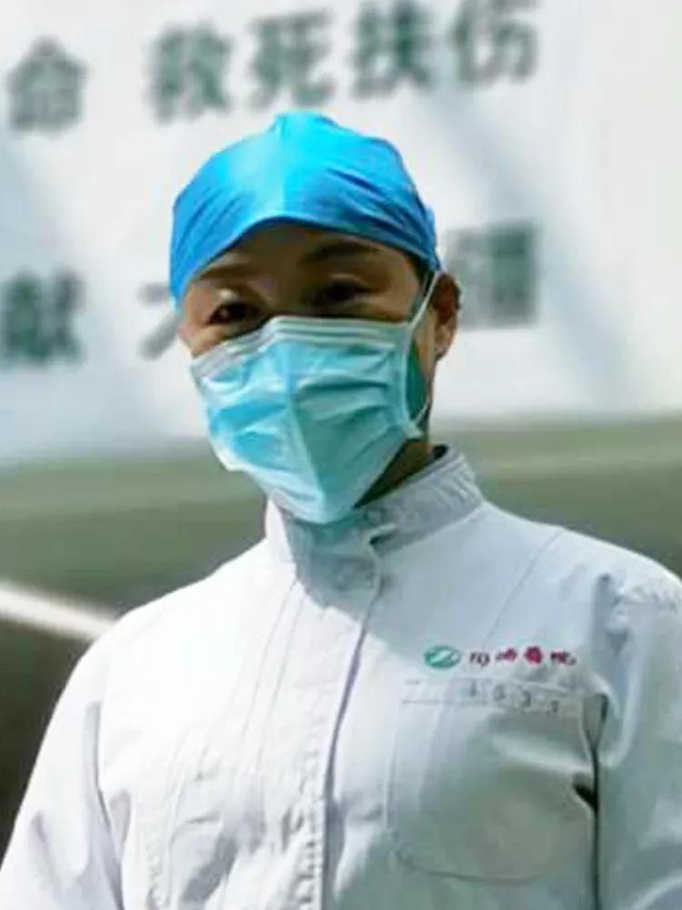 致敬2020每一个逆行的背影,回顾2019年消防员最美逆行背影