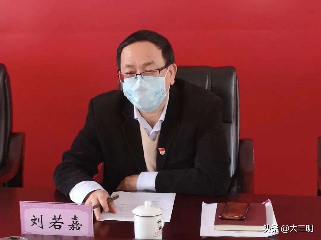 校园头条丨陈兴局长与三明学院附小中层以上干部座谈：上好战“疫”思政课落实立德树人根本任务