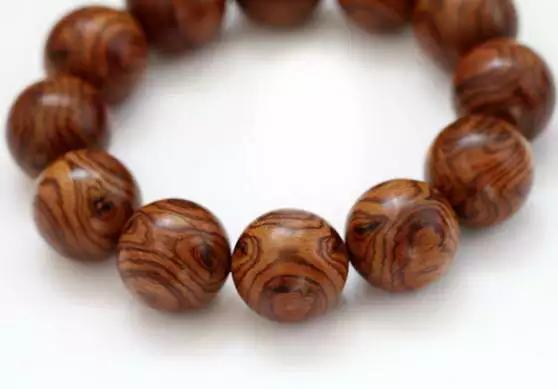 木质手串一般买什么材料的好,手串木质排行榜