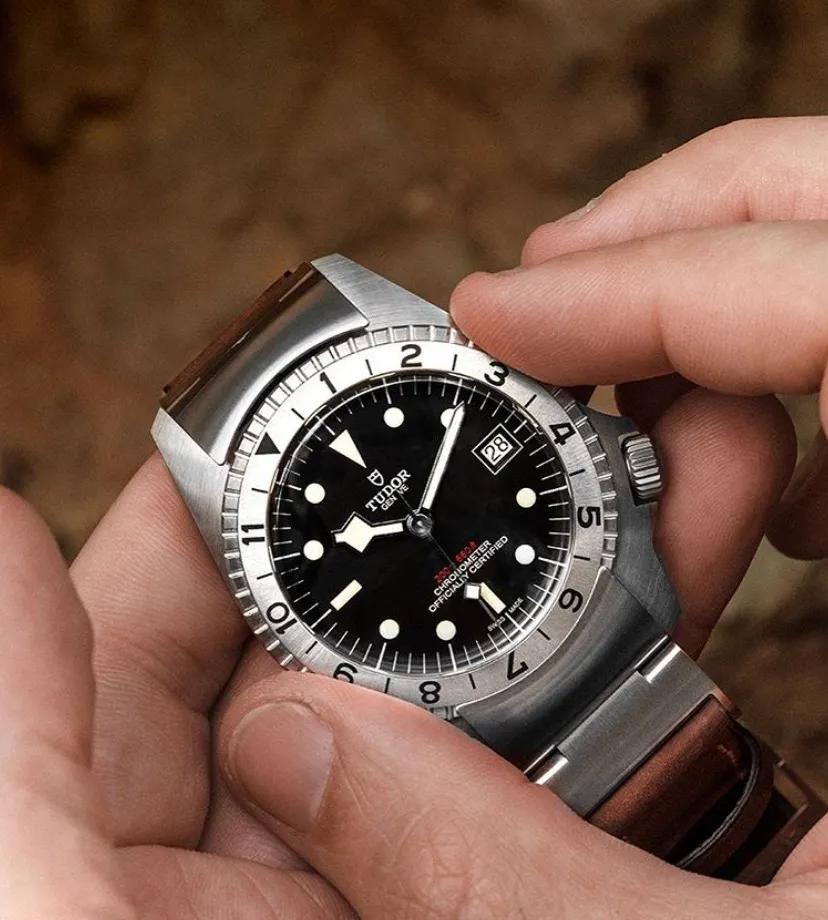 法穆兰v45和绿水鬼哪个档次高,金表绿水鬼手表多少钱