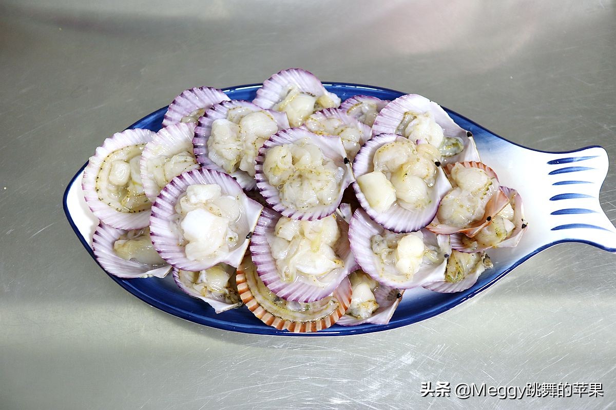 蒜茸粉丝扇贝的做法窍门,烧烤蒜蓉扇贝的做法视频教程