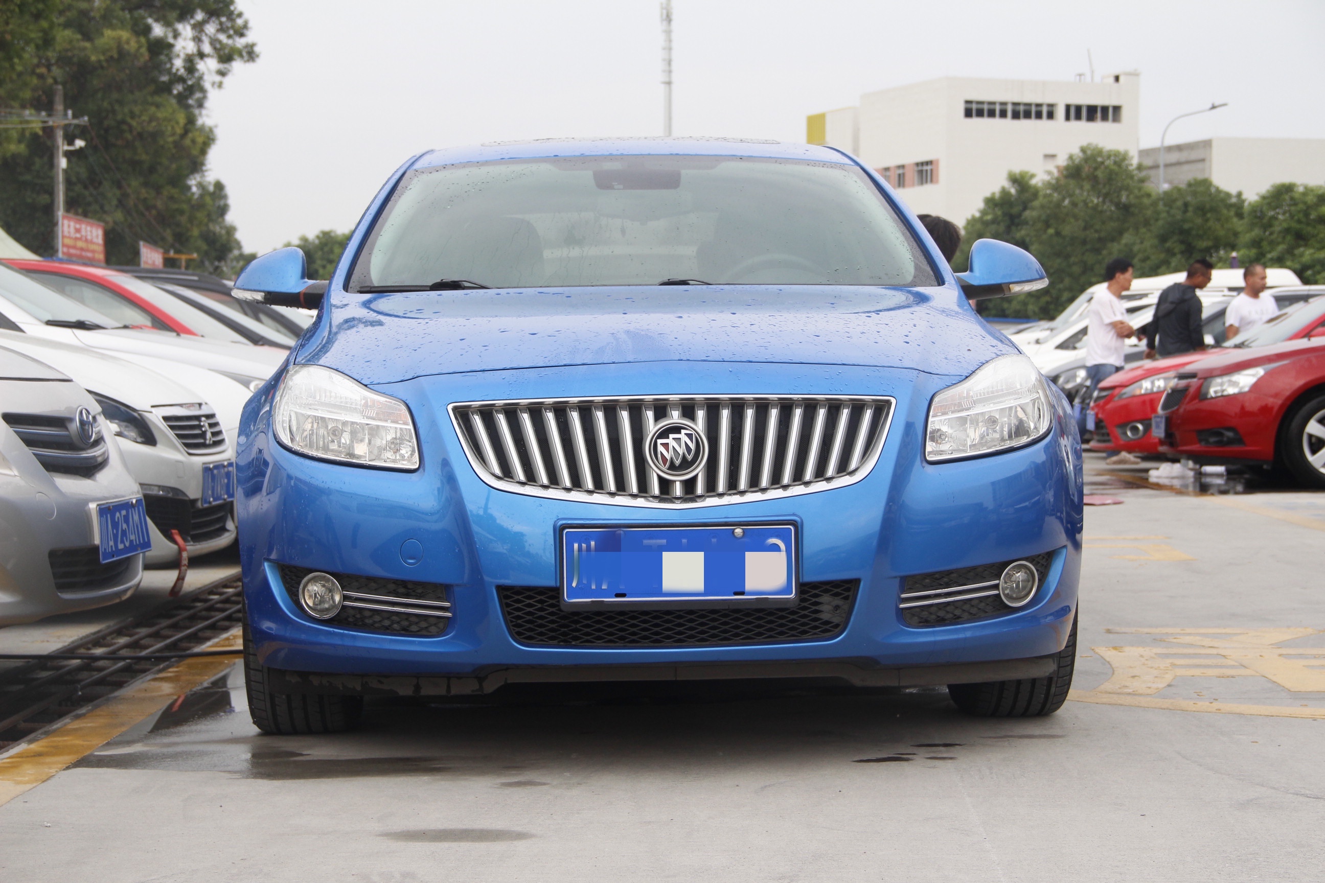 花3w买二手车还是花8w买新车,一万五买了台10年别克君威贵吗