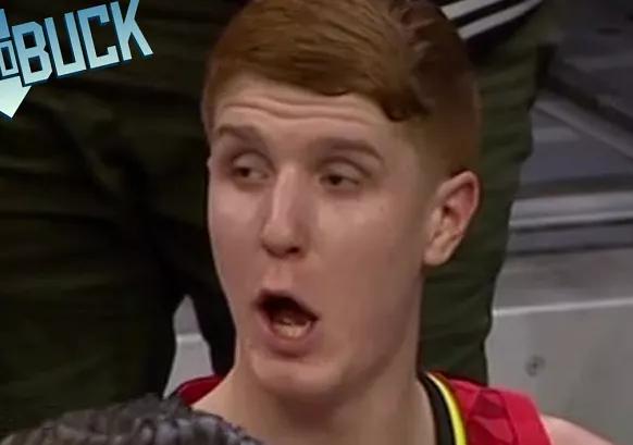 我就想知道,西蒙斯是怎么做到一直不射的?