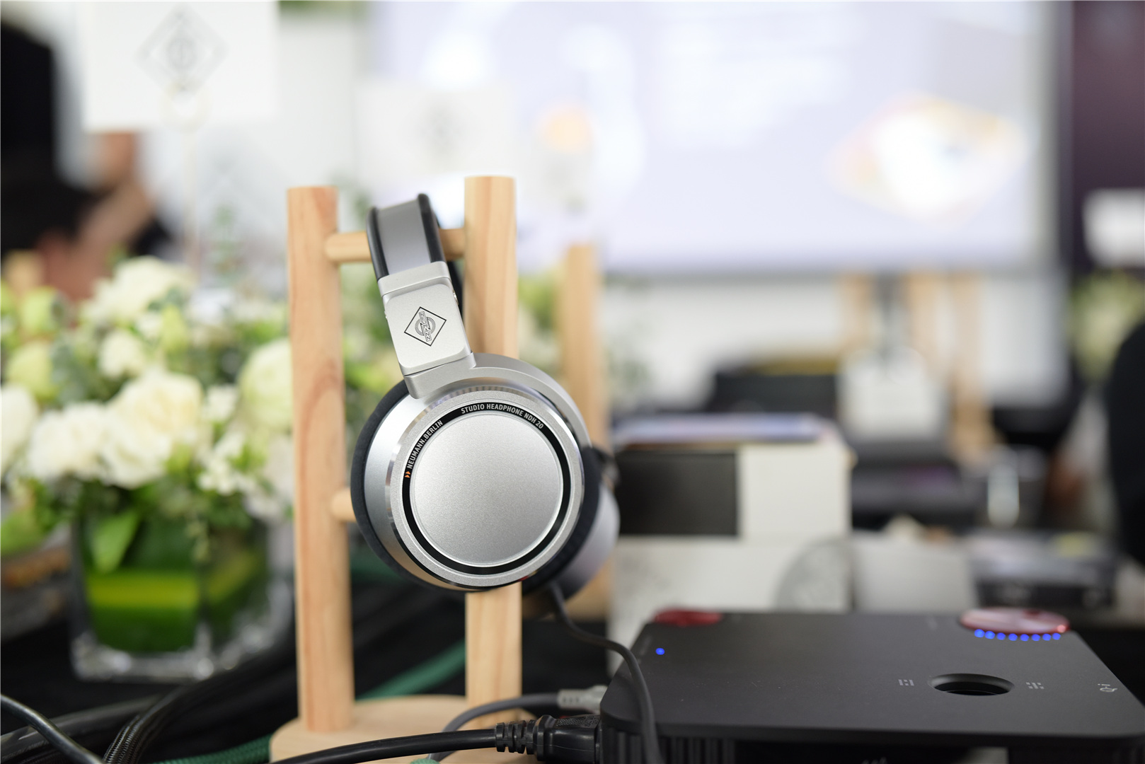 一机实现HiFi、监听和便携性，说说天域联达NeumannNDH20试听会