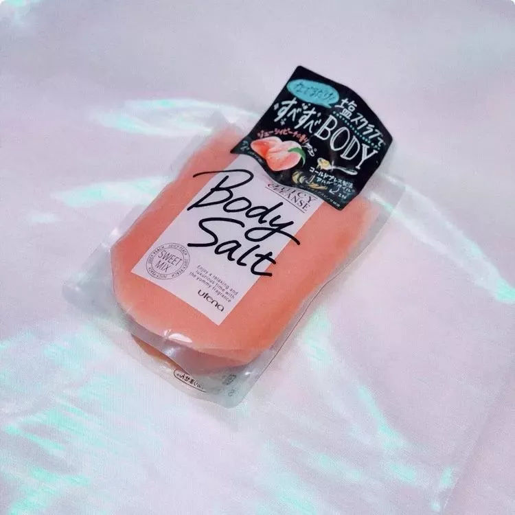 黑头皮肤屏障脆弱容易色素沉着,皮肤黑头闭口暗沉