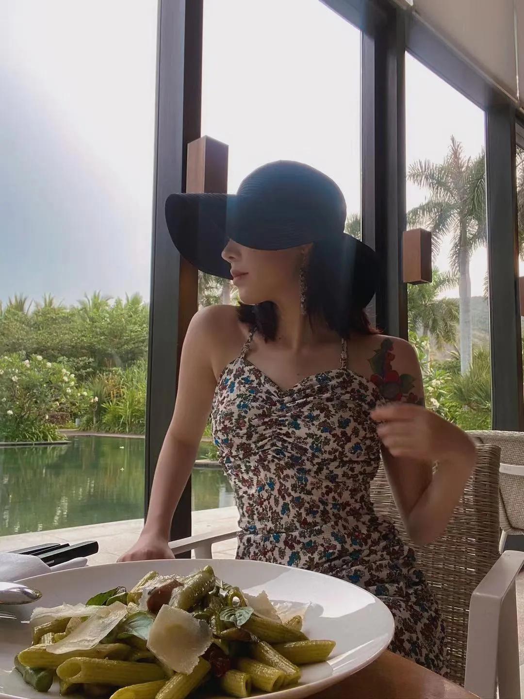 只要上班够土下班就没人认出,只要上班够土下班就认不出来