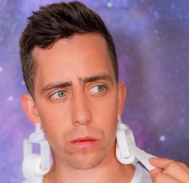 居然用青蛙来夹耳朵，洞洞鞋耳环还卖断货！有想买的欲望吗？