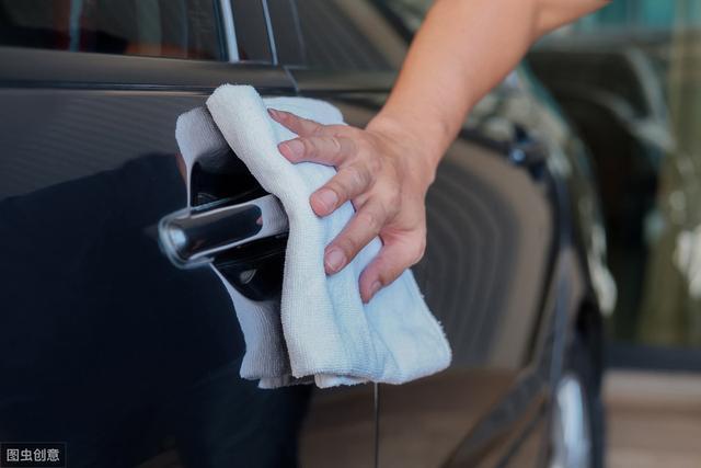车身漆面打蜡注意事项,新车多久漆面打蜡最合适