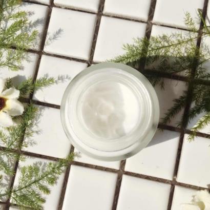 女眼霜抗皱去细纹什么品牌最好,眼霜推荐排行榜第一名去细纹眼袋