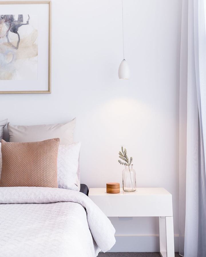 白色油漆发黄,白色油漆发黄怎么回事