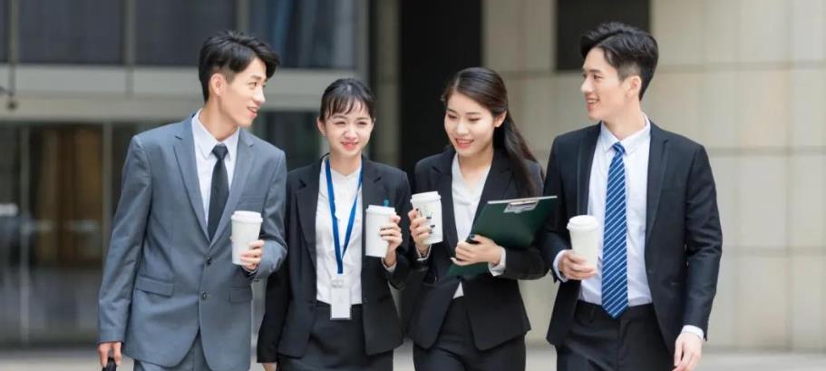 鎯婁汉涓惧姩,鎯婁汉涓惧姩鐭ヤ箮