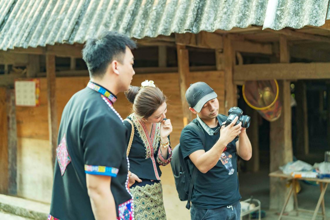 骂版纳是因为你没走出告庄玩版纳跟着小姐姐们走你才晓得味道