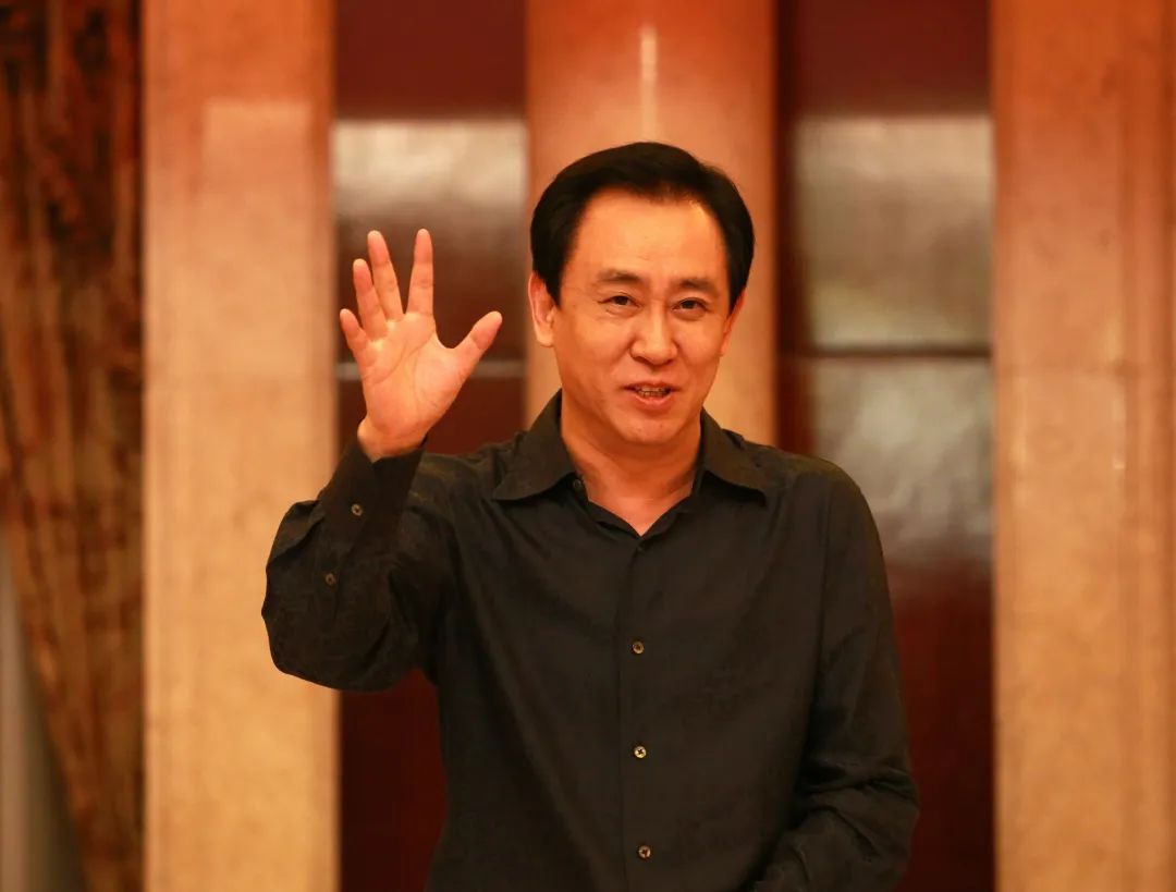 许家印能走出困境吗,许家印该从恒大出局吗