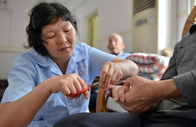 我是一个40岁的女人,名叫梅子,生活在陕西西安。