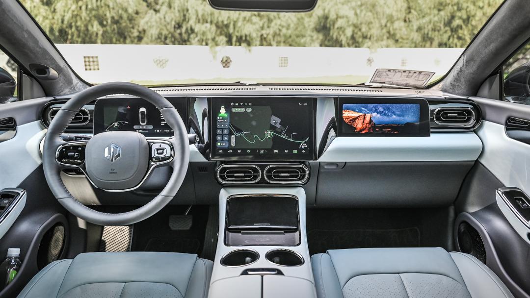 降价后的零跑c01值得买么,二手零跑c012022款后驱长续航版