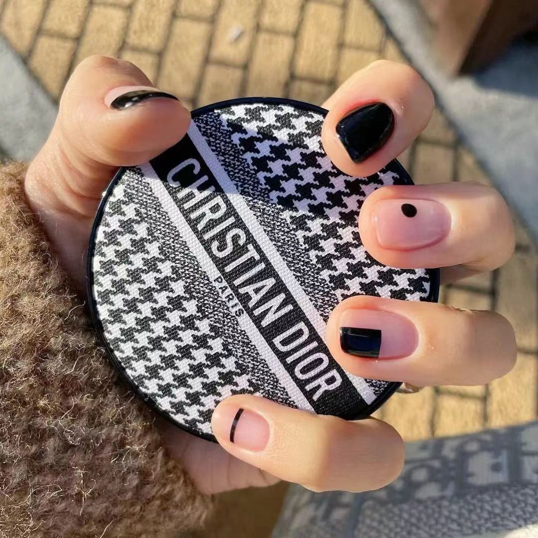 过年短指甲美甲图片大全,短指甲做长美甲疼吗