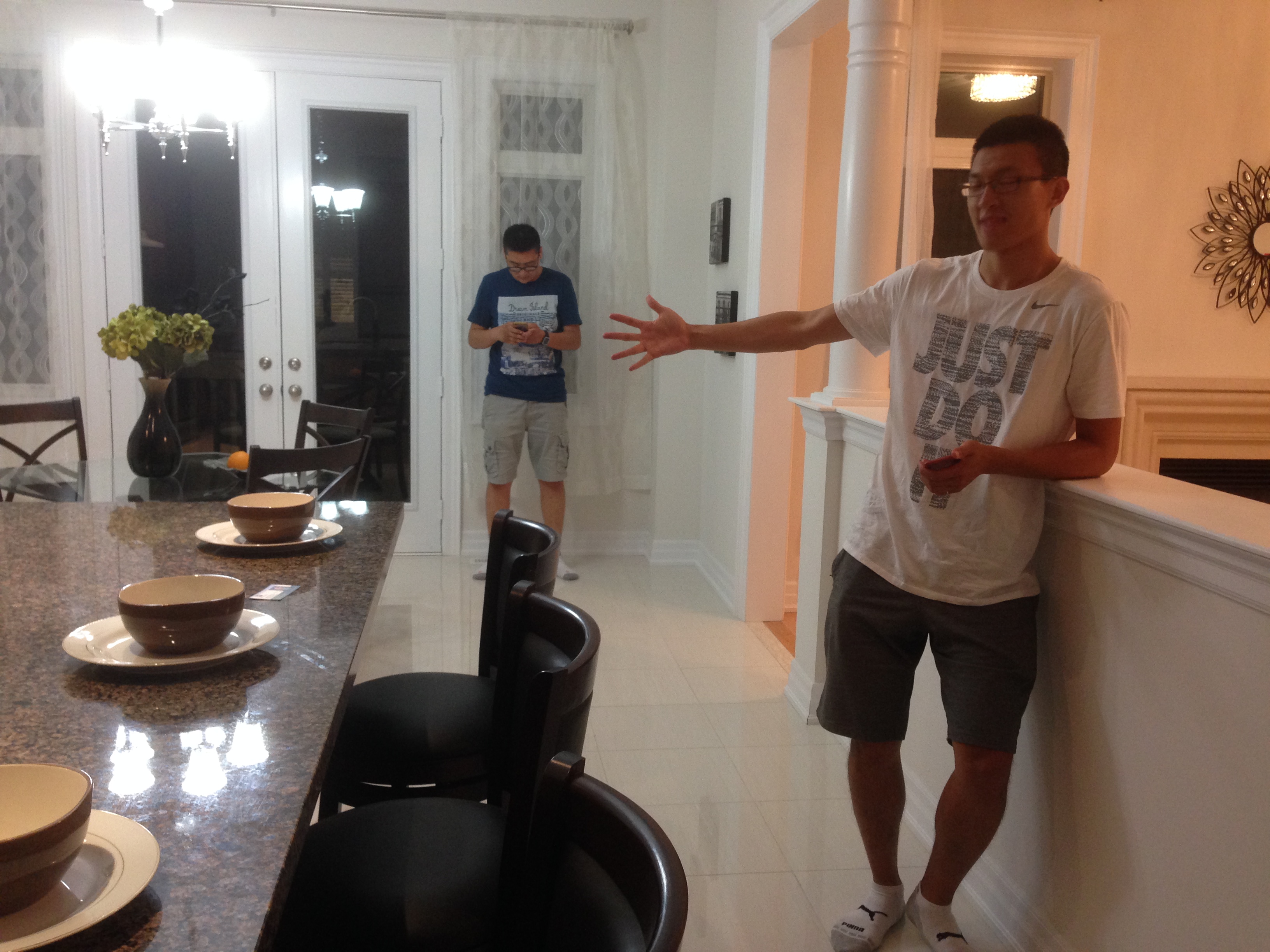 多伦多园丁猴哥三十年经历,多伦多园丁猴嫂最新视频