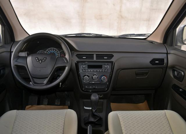 五菱之光1.5新车怎么样,五菱之光1.2t和1.5l哪个动力好省油