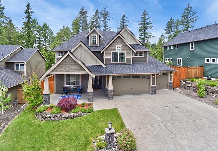 国外小伙发现蛇窝并挖出大量蛇,澳大利亚发现大量巨蛇