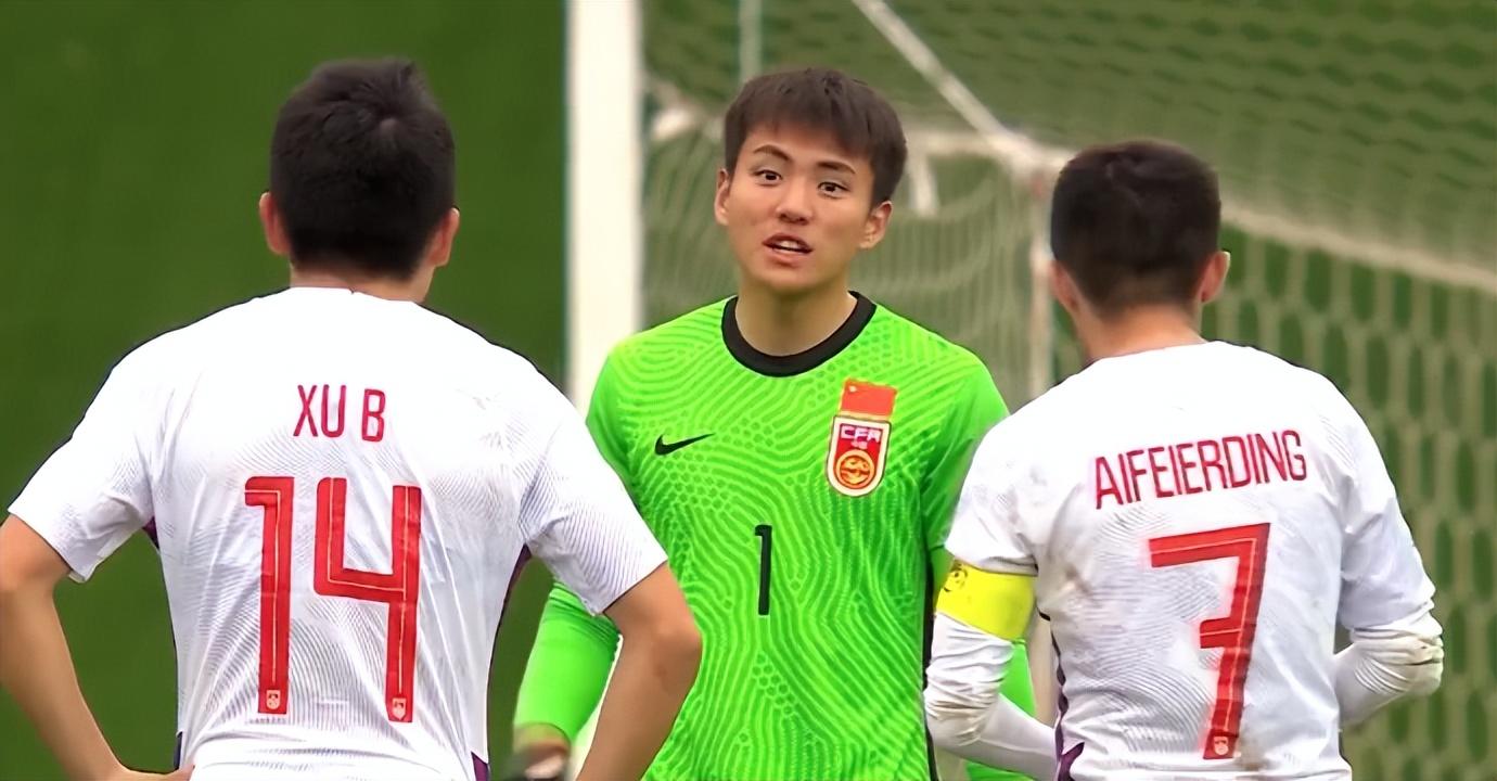 中国男足迎来七大归化球员,恭喜中国男足