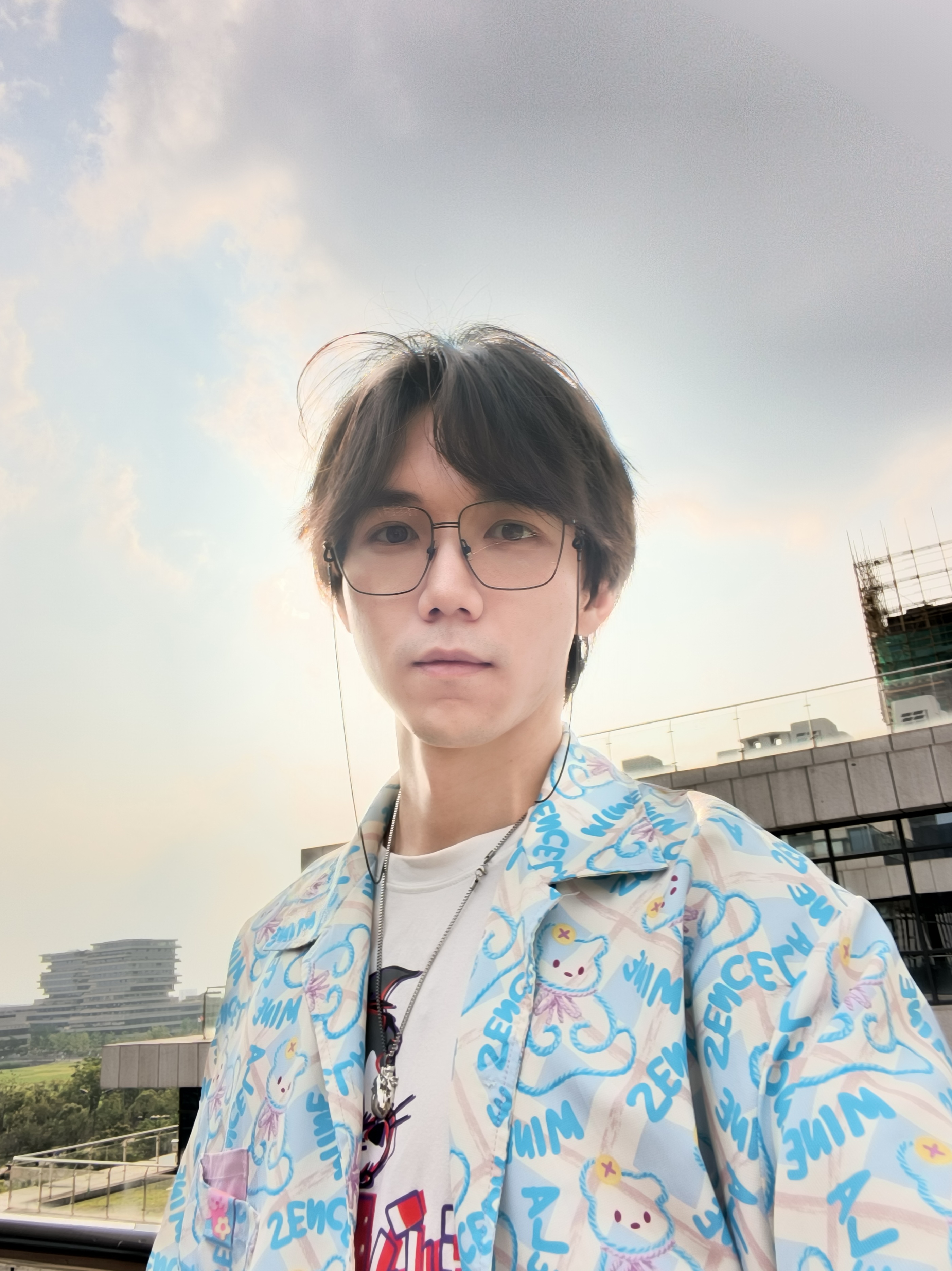 偶像派和实力派哪个更好看,荣耀70pro和平精英测评