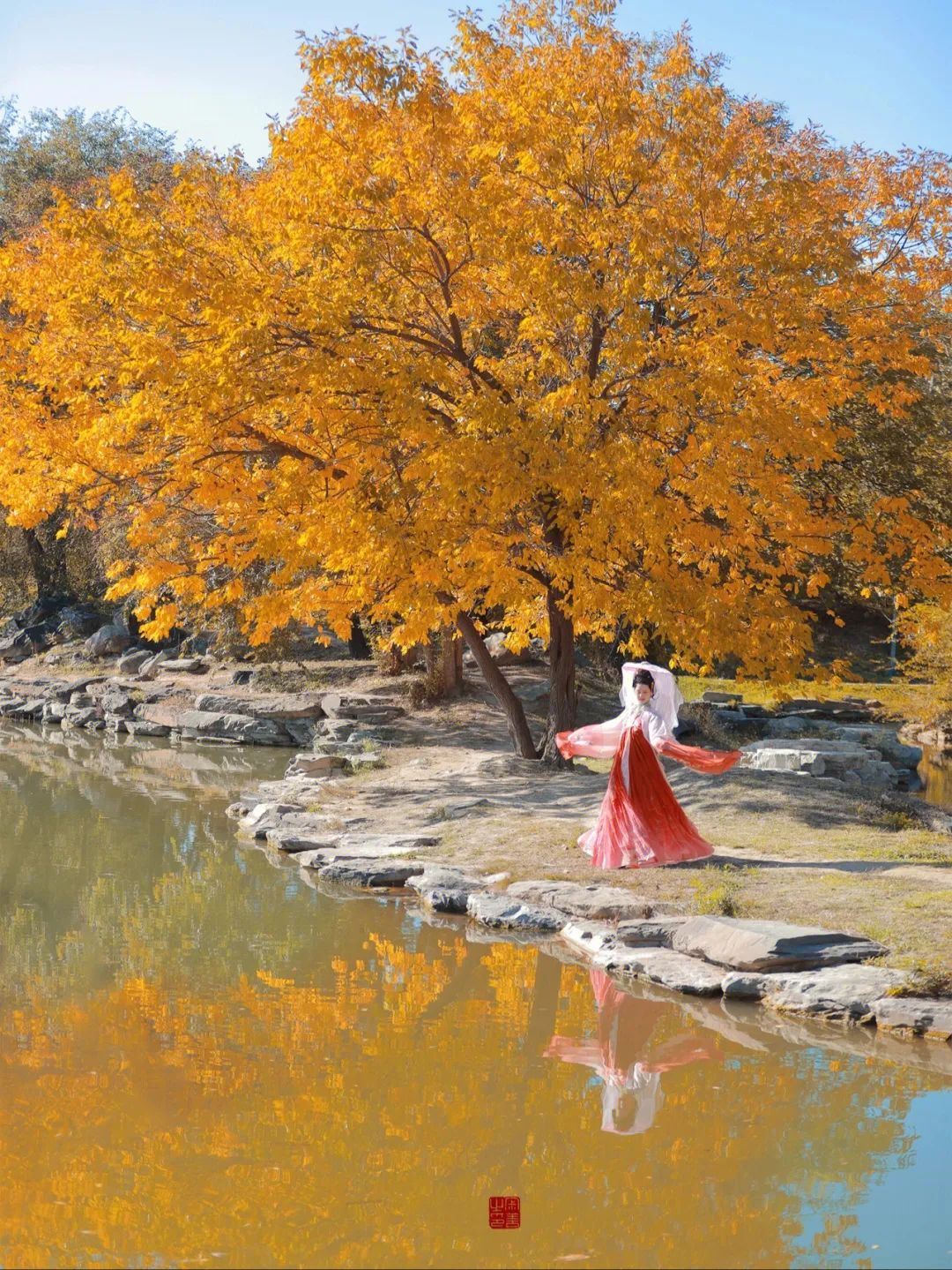 一入秋北京就变成了北平原文,一入秋北京就成了北平是谁说的